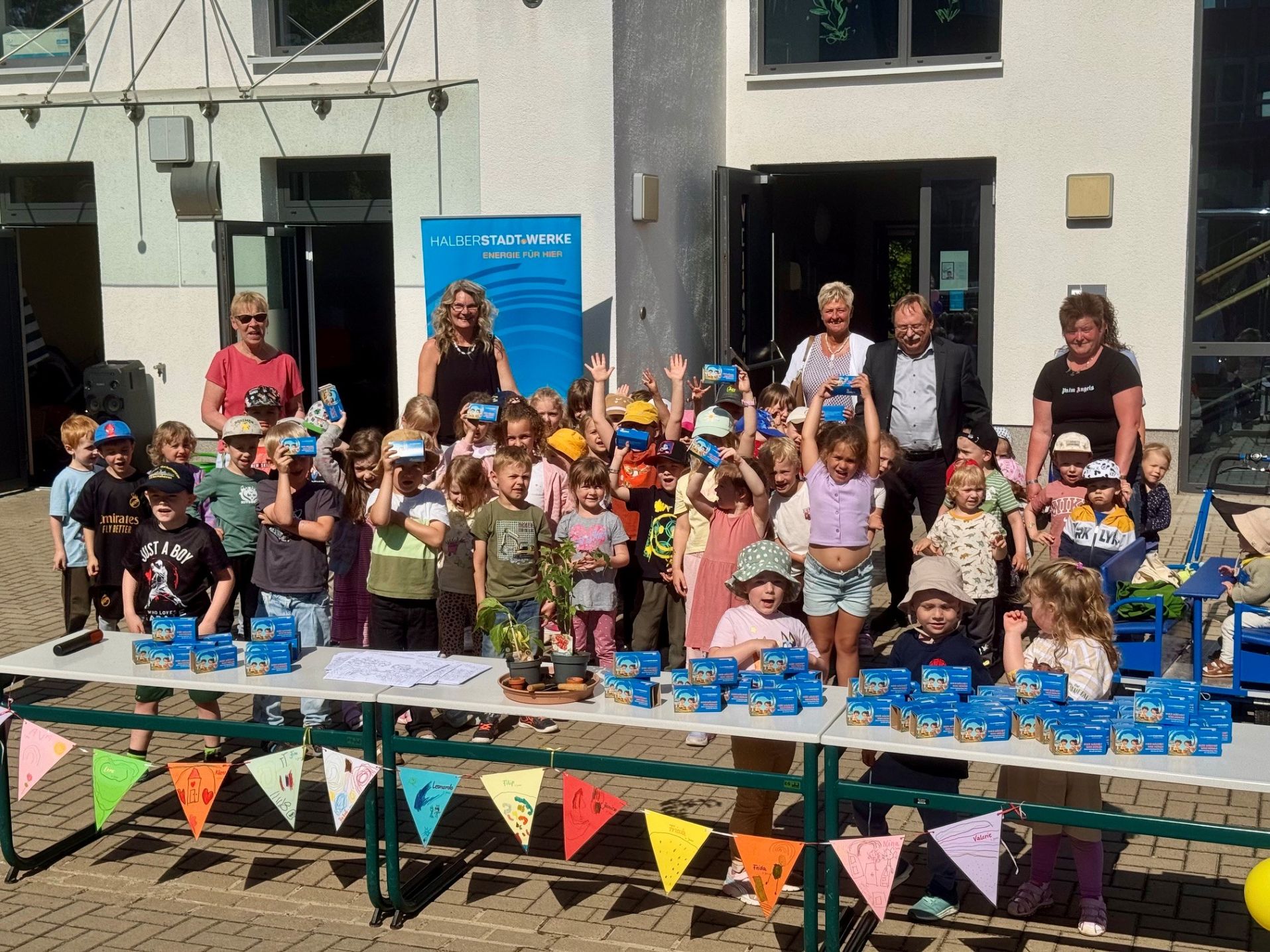 Gruppenfoto von den Kita-Kindern in Harsleben